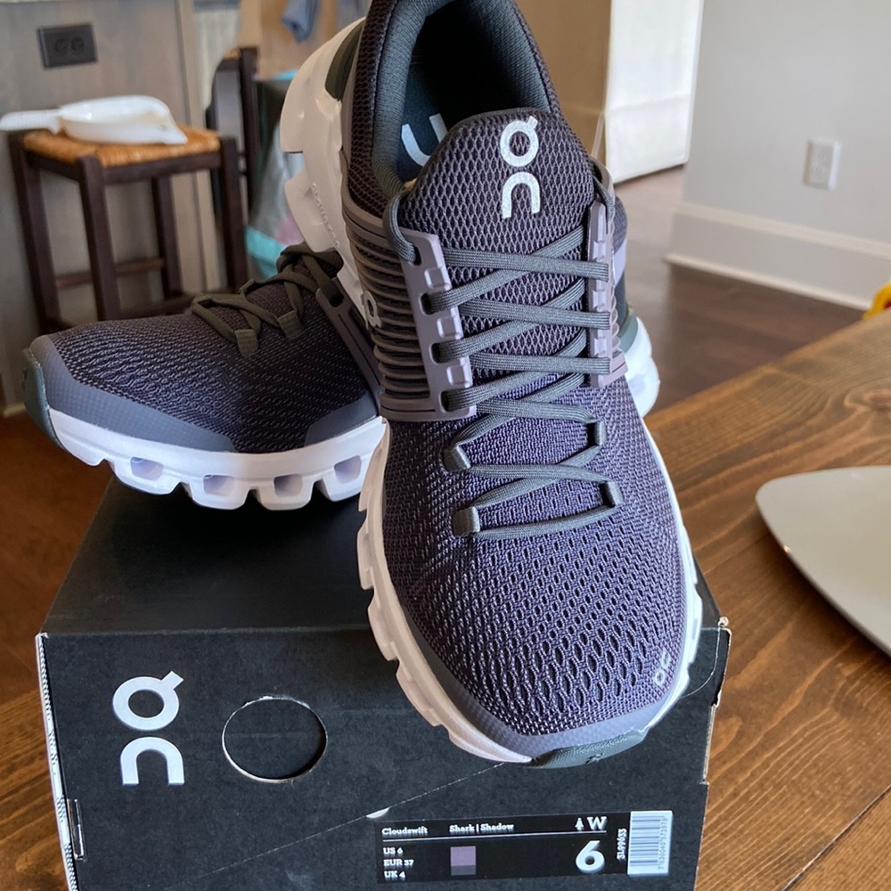 NIB On Cloud Cloudswift shoes